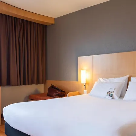 Ibis 3*